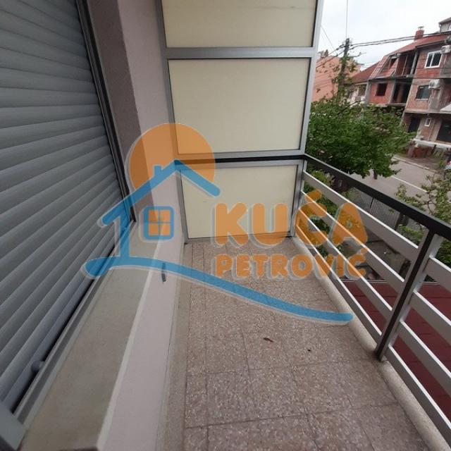 Lux porodična kuća, 250m2, plac 211m2, Donja Vrežina