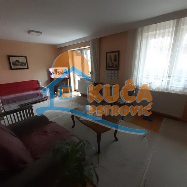 Lux porodična kuća, 250m2, plac 211m2, Donja Vrežina