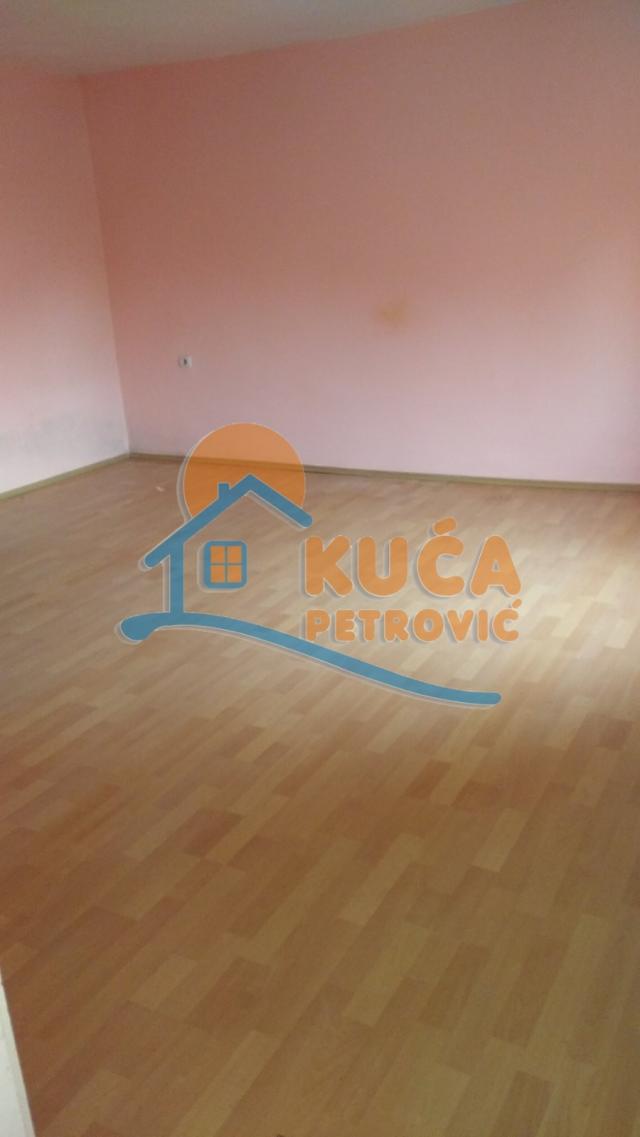 Apartmanska kuća  311m2, 5. 24a, Pantelej