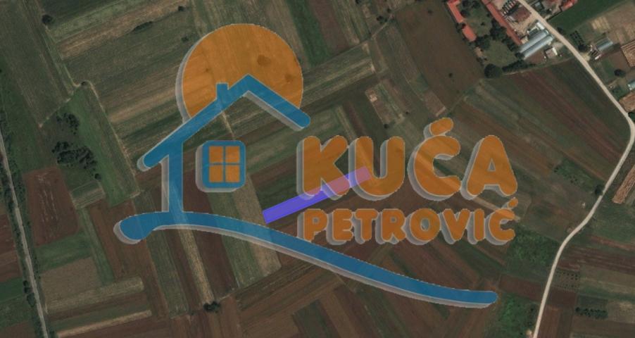 Plac u Novom Selu, 3800 m2