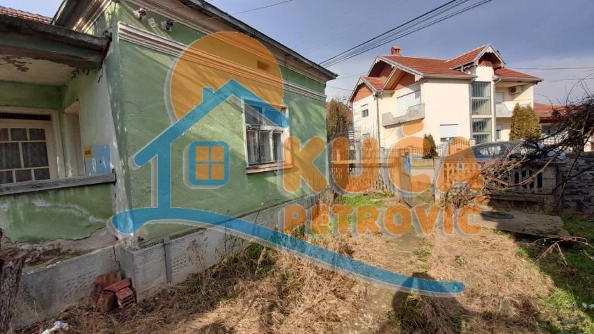 Kuća  u  Gornjem  Međurovu, 76 m2, pomoćni  objekti, plac 1223 m2