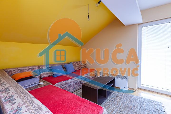 KUĆA NA BUBNJU, kod hotela Tami Residence, dvorište 118m2, 186m2