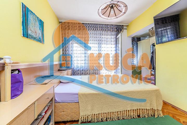 KUĆA NA BUBNJU, kod hotela Tami Residence, dvorište 118m2, 186m2