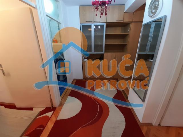 Stan 3. 5 u blizini Dušanovog bazara, 68 m2, 3. sprat
