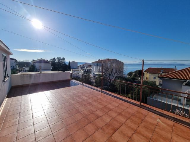 Crikvenica, Selce - Haus mit großem Garten und Blick auf das Meer