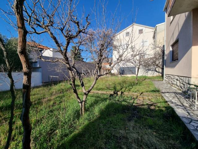 Crikvenica, Selce - Haus mit großem Garten und Blick auf das Meer