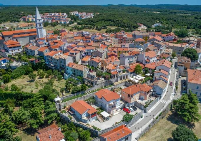 Istra - Poreč okolica, šarmantna kuća 300 m od mora