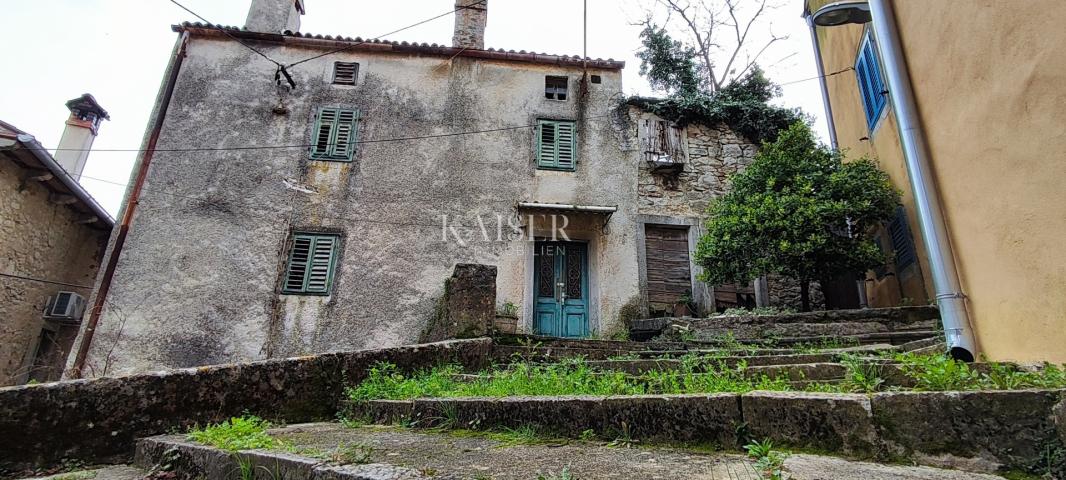 Labin, Zentrum - Haus zur Anpassung, 87 m2