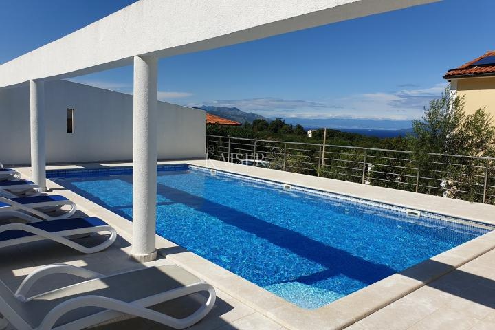 Rabac - Apartmenthaus mit Pool, 500 m2