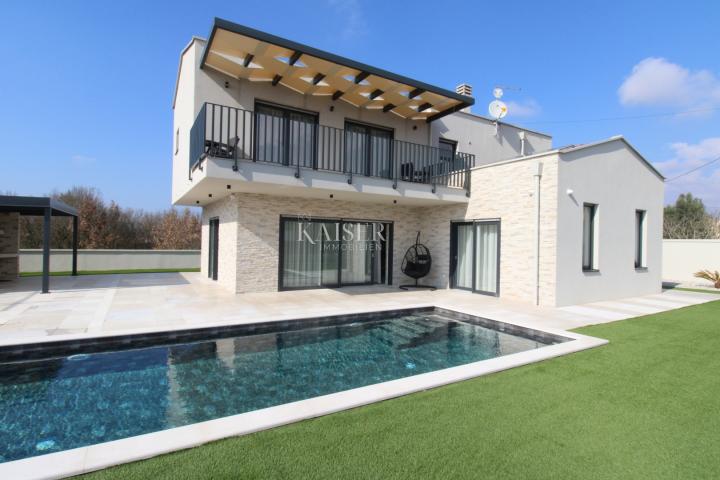 Istria - Poreč, beautiful villa with pool, modern design.