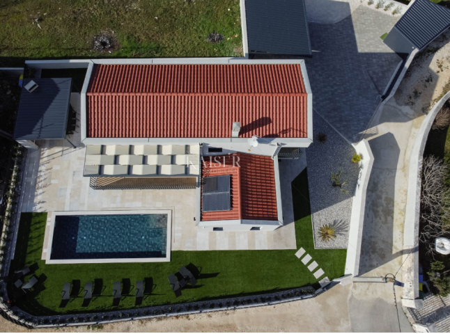 Istria - Poreč, beautiful villa with pool, modern design.