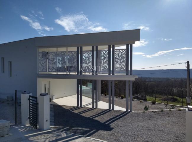 Trget -moderna vila nedaleko mora, 225 m2