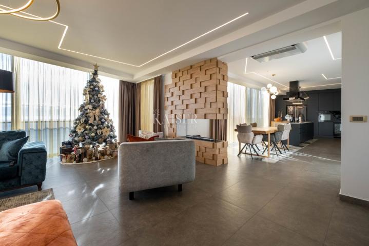 Opatija - Luksuzni dvoetažni penthouse 227, 50 m2 sa pogledom na more