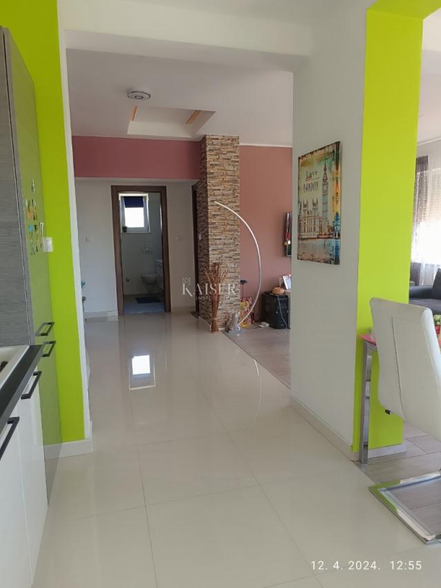 Flat Pobri, Opatija - Okolica, 84m2