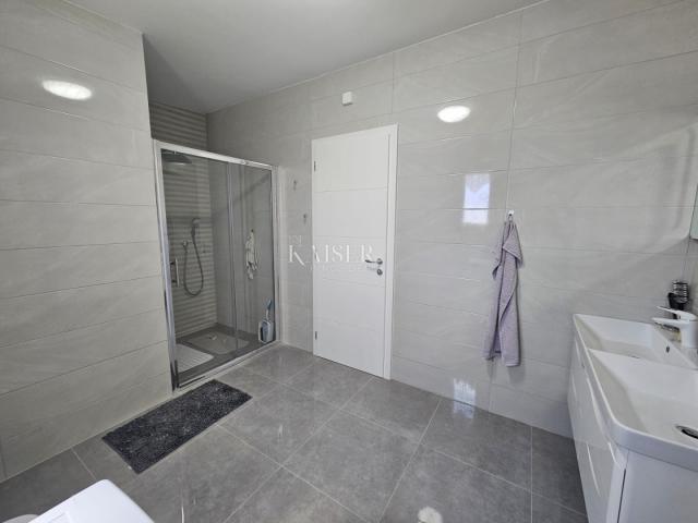 Apartment Malinska, Malinska-Dubašnica, 161,06m2