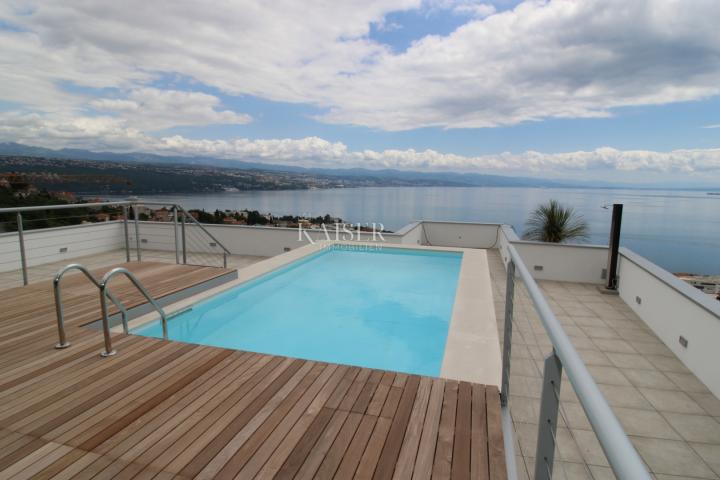 Opatija, penthouse, blizina centra, pogled na Opatiju i Kvarner s vrha krova