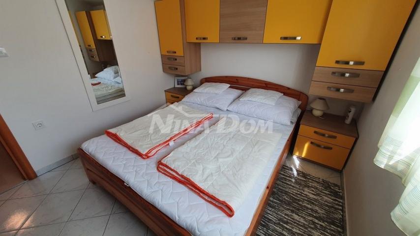 Južna strana etažni apartman 87, 95 m2 170 met. do mora