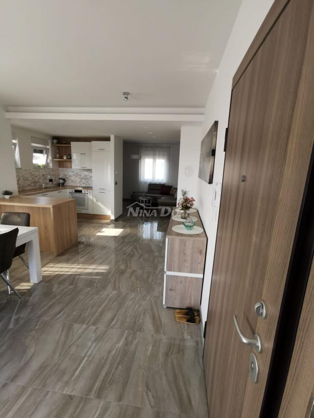 Luksuzni apartman s pogledom na more, 2. kat centar otoka Vira 