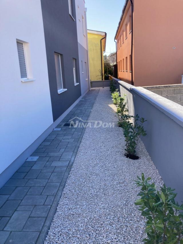 Apartman novogradnja, južna strana (voda i kanalizacija)