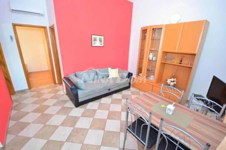 Kuća s 4 apartmana, južna strana Vira 