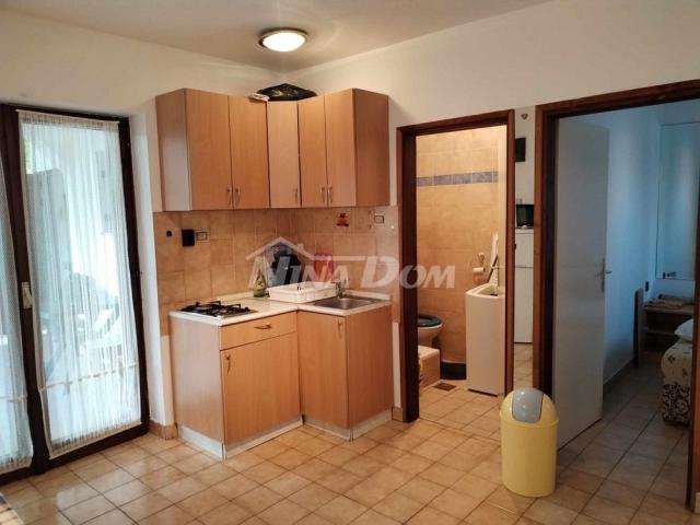 Nekretnina s 4 apartmana