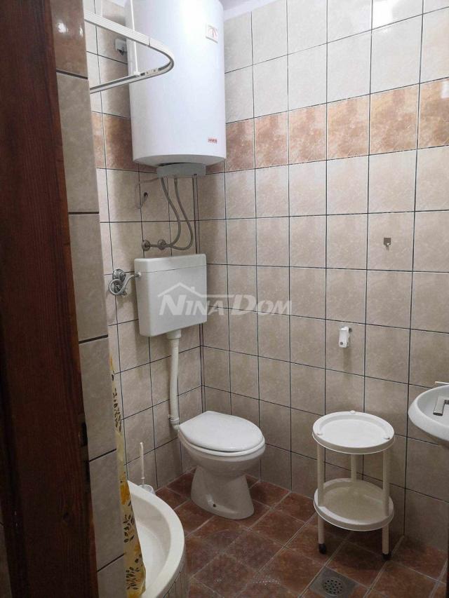 Nekretnina s 4 apartmana