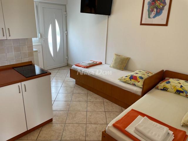 APARTMANSKA KUĆA - PRIVLAKA - 6 APARTMANA