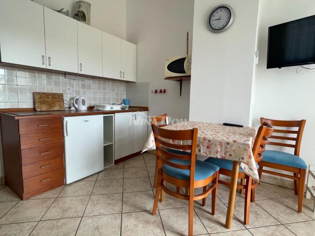 APARTMANSKA KUĆA - PRIVLAKA - 6 APARTMANA