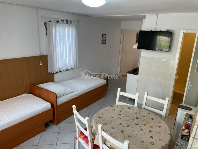 APARTMANSKA KUĆA - PRIVLAKA - 6 APARTMANA