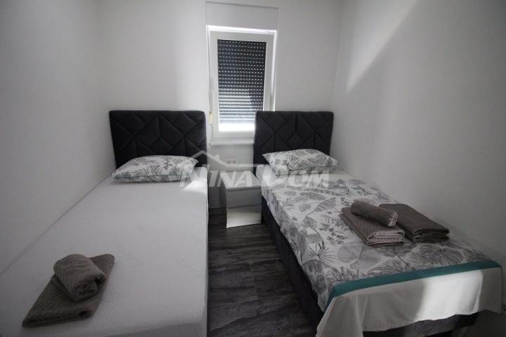 Apartman s tri spavaće sobe, prizemlje 