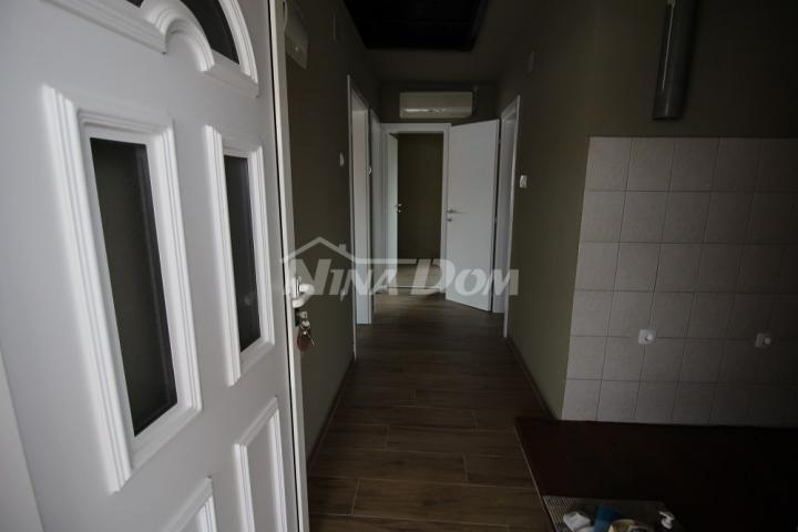 Kuća dvojnica s dva odvojena apartmana