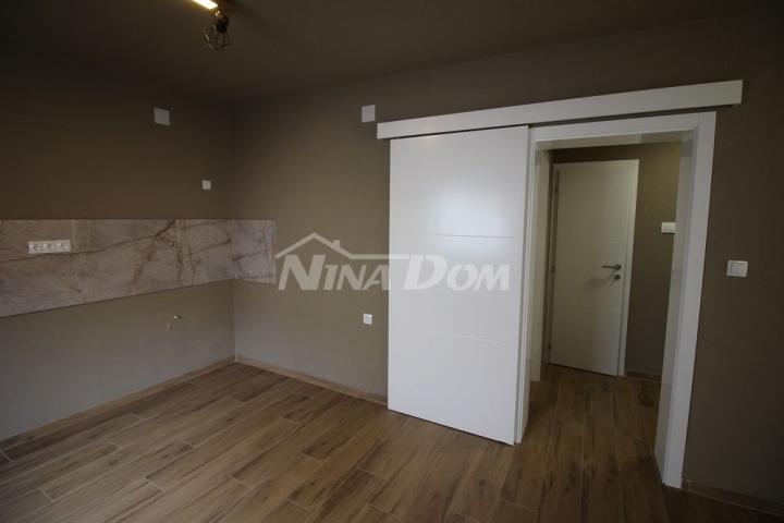 Kuća dvojnica s dva odvojena apartmana