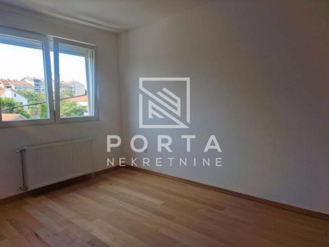 Zemun, Banijska, 2. 0, 52 m2 i garažno mesto, odličan ID#1411