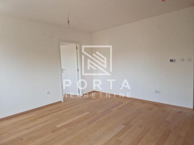 Zemun, Banijska, 2. 0, 52 m2 i garažno mesto, odličan ID#1411