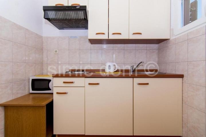 Prekrasna apartmanska kuća 150m od mora, Čiovo