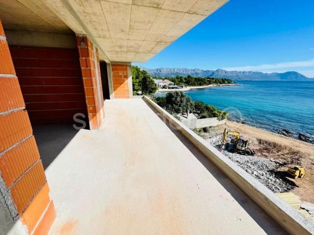 Luksuzan penthouse prvi red do mora, Hvar