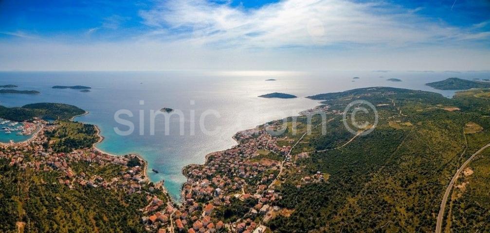 Kuća u novogradnji sa panoramskim pogledom blizu Rogoznice