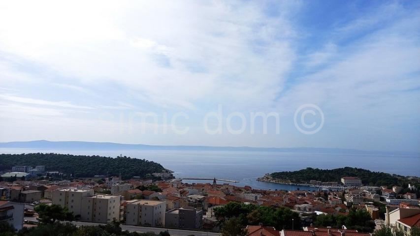 Trosoban stan s pogledom, Makarska