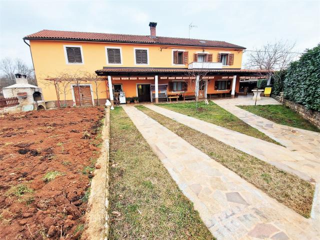 Istrisches Steinhaus mit freiem Blick in der Nähe von Buje