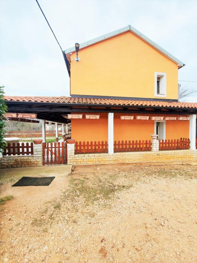 Istrisches Steinhaus mit freiem Blick in der Nähe von Buje