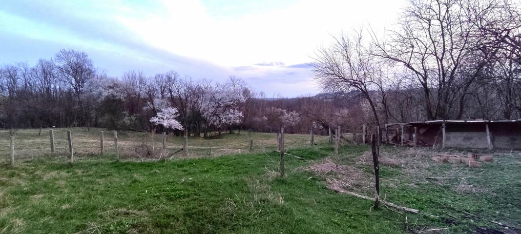 Baćevac, započeta gradnja, kod magistrale na 12. 25 a .. 