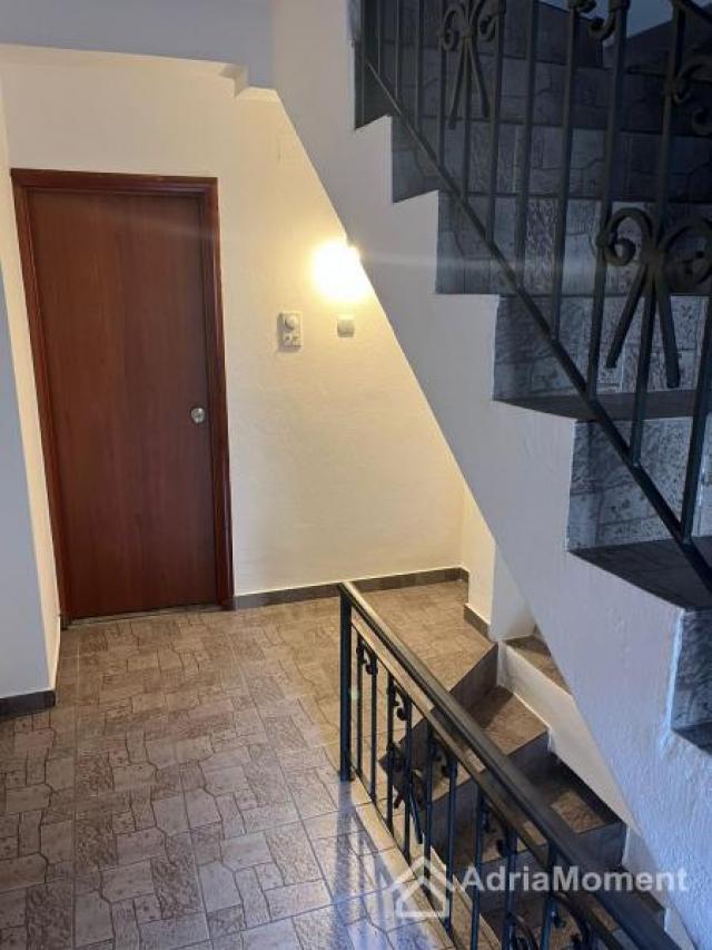 Kamena kuća u Risnu - 4 apartmana