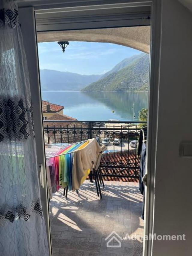 Kamena kuća u Risnu - 4 apartmana