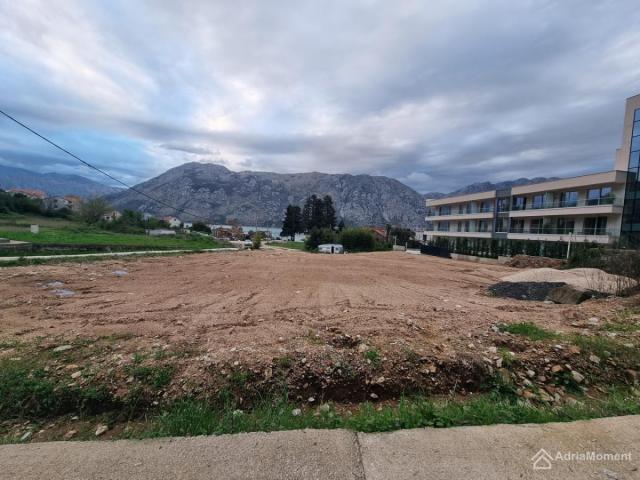 Prodaja zemljista uz Hyatt Kotor Bay - mozda graditi 1. 702 m2