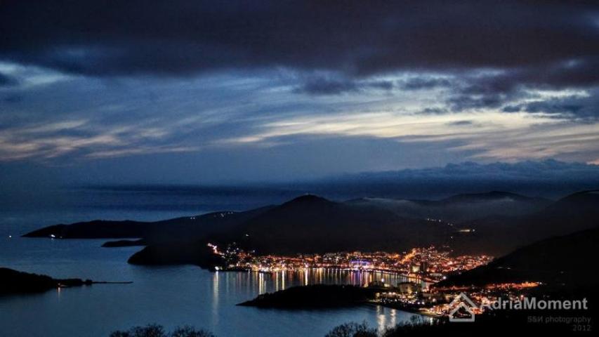 Vila na Budvanskoj rivijeri sa pogledom na more i Sveti Stefan