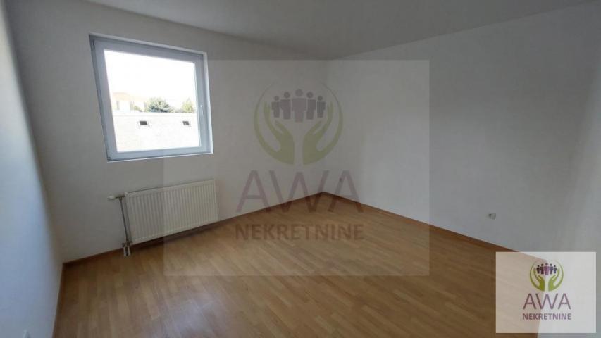 Apatin, Novi stan 82 m2, I sprat