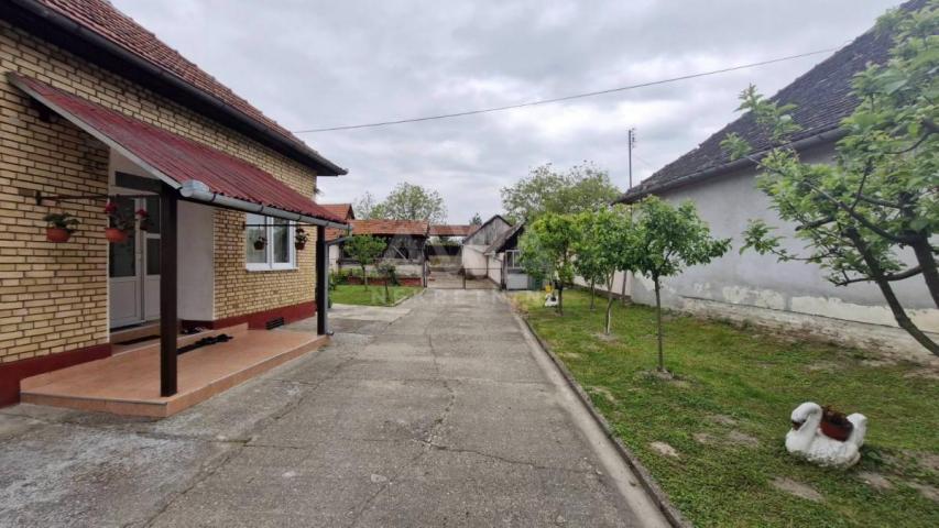 Kuća Bezdan 334 m2 na placu od 2092 m2