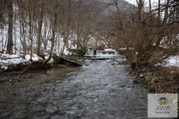 Zemljište sa pomoćnim objektima