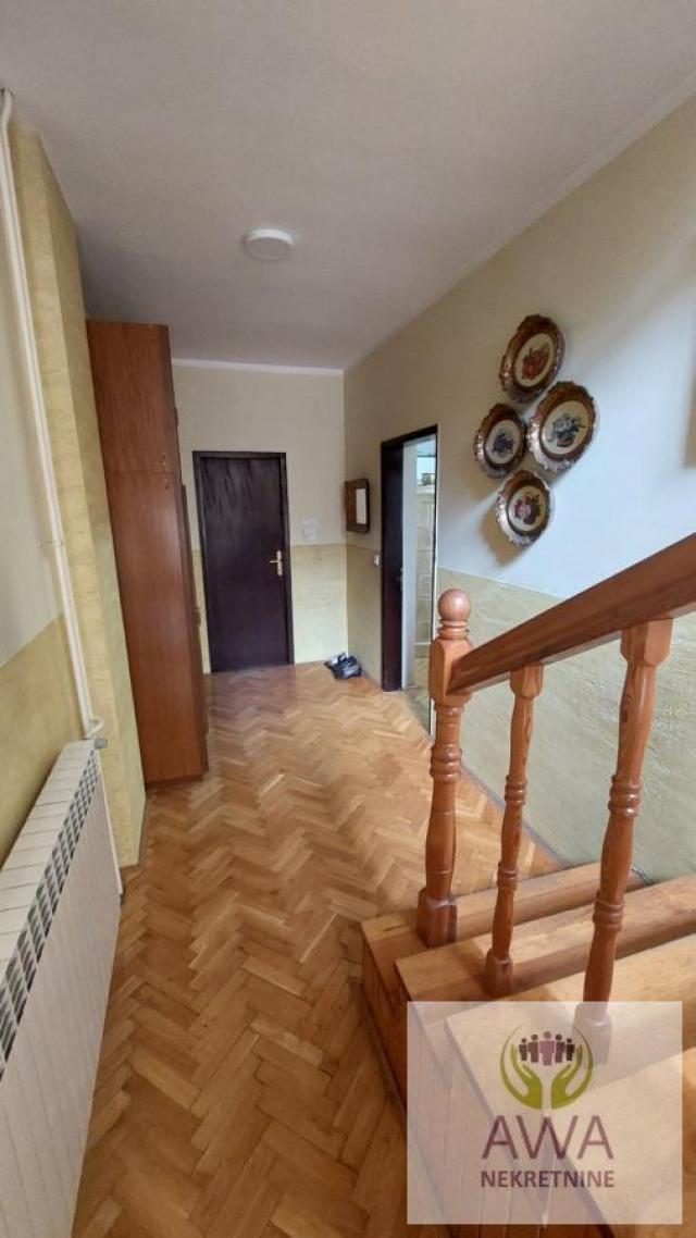 Dvojna kuća 120 m2 u mirnom kraju Sombora