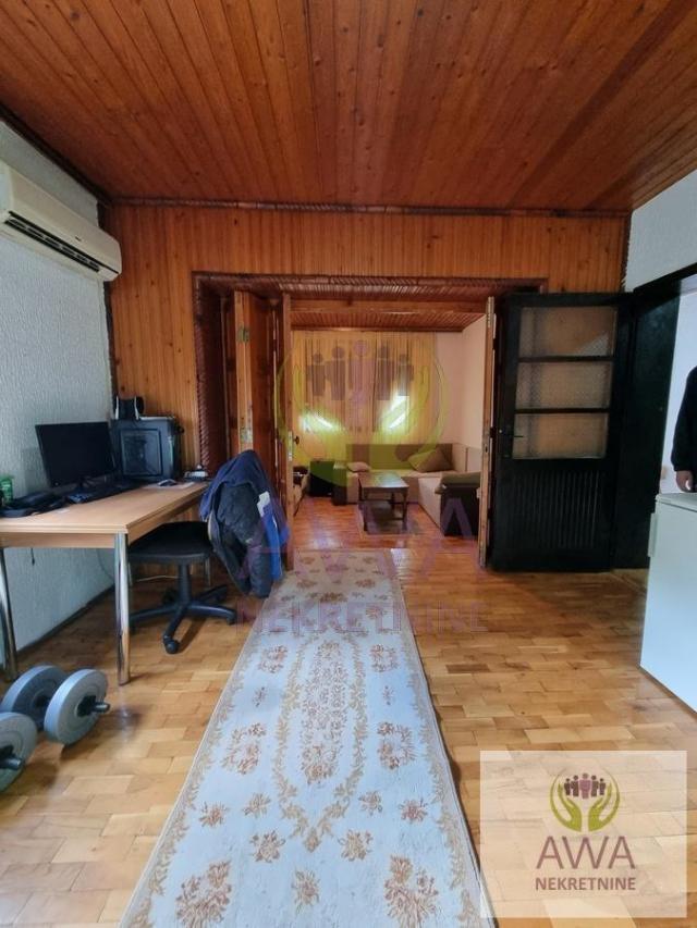 Sivac. Spratna kuća 104m2, plac 5a